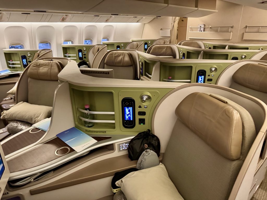 EVA Air London Heathrow To Bangkok Royal Laurel Class Boeing 777-300ER (Business Class) Review